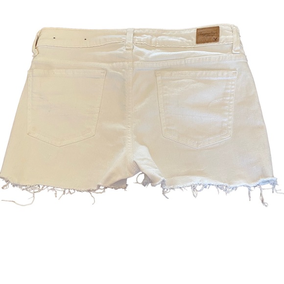 American Eagle Low Rise White Cut Off Stretch Denim Shorts Size 8 - Picture 1 of 7